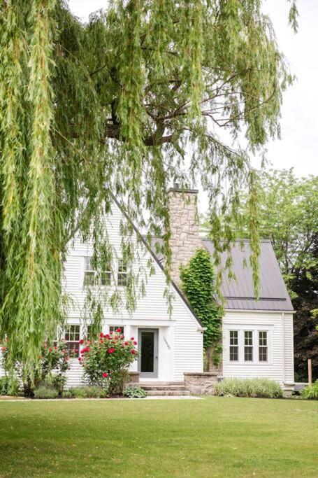 Waterfront Niagara-On-The-Lake Farmhouse On A Vineyardヴィラ エクステリア 写真